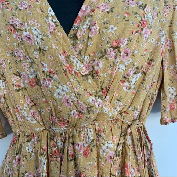 Camellia Brown V Neck Mini Floral Dress W/ Side Ties Size Large - Picture 7 of 12